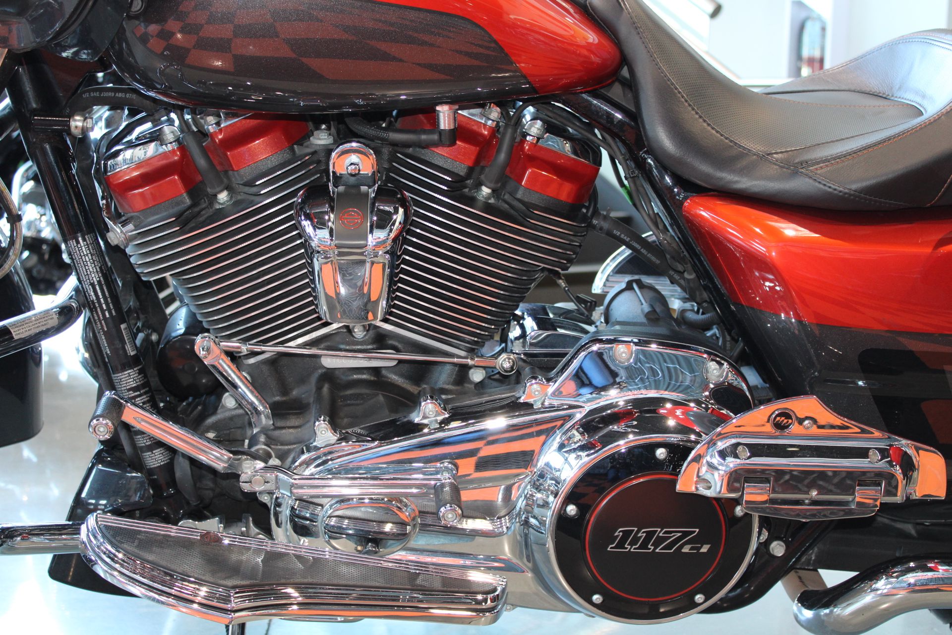 2018 Harley-Davidson CVO™ Road Glide® in Shorewood, Illinois - Photo 21