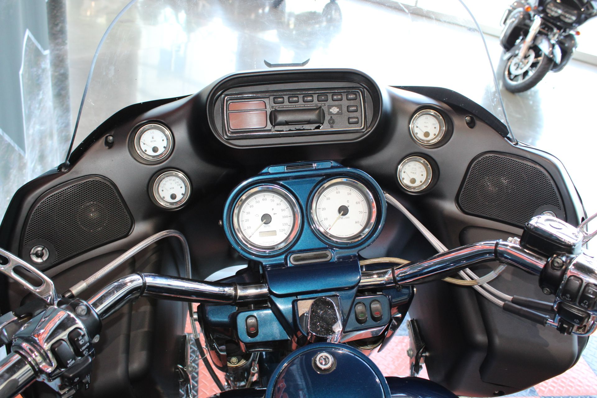 2001 Harley-Davidson FLTR/FLTRI Road Glide® in Shorewood, Illinois - Photo 8