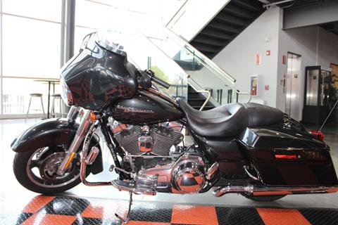 2009 Harley-Davidson Street Glide® in Shorewood, Illinois - Photo 14