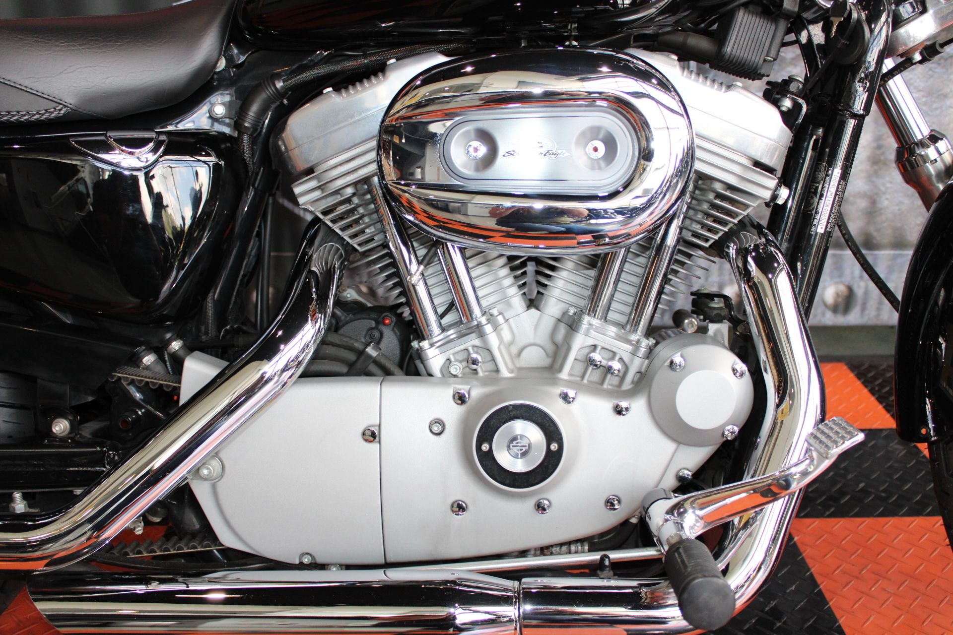 2005 Harley-Davidson Sportster® XL 883C in Shorewood, Illinois - Photo 7