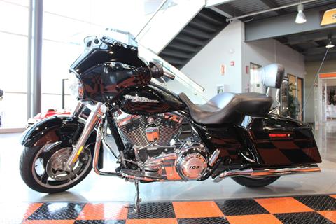 2013 Harley-Davidson Street Glide® in Shorewood, Illinois - Photo 16
