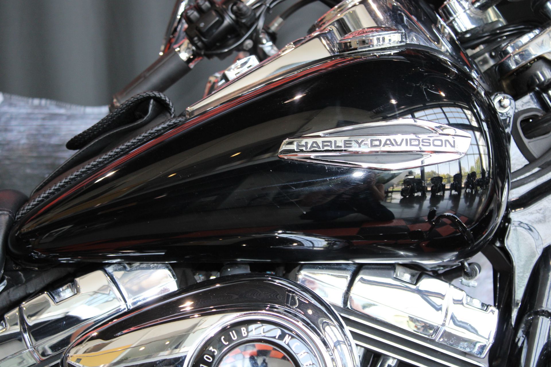 2013 Harley-Davidson Dyna® Switchback™ in Shorewood, Illinois - Photo 6