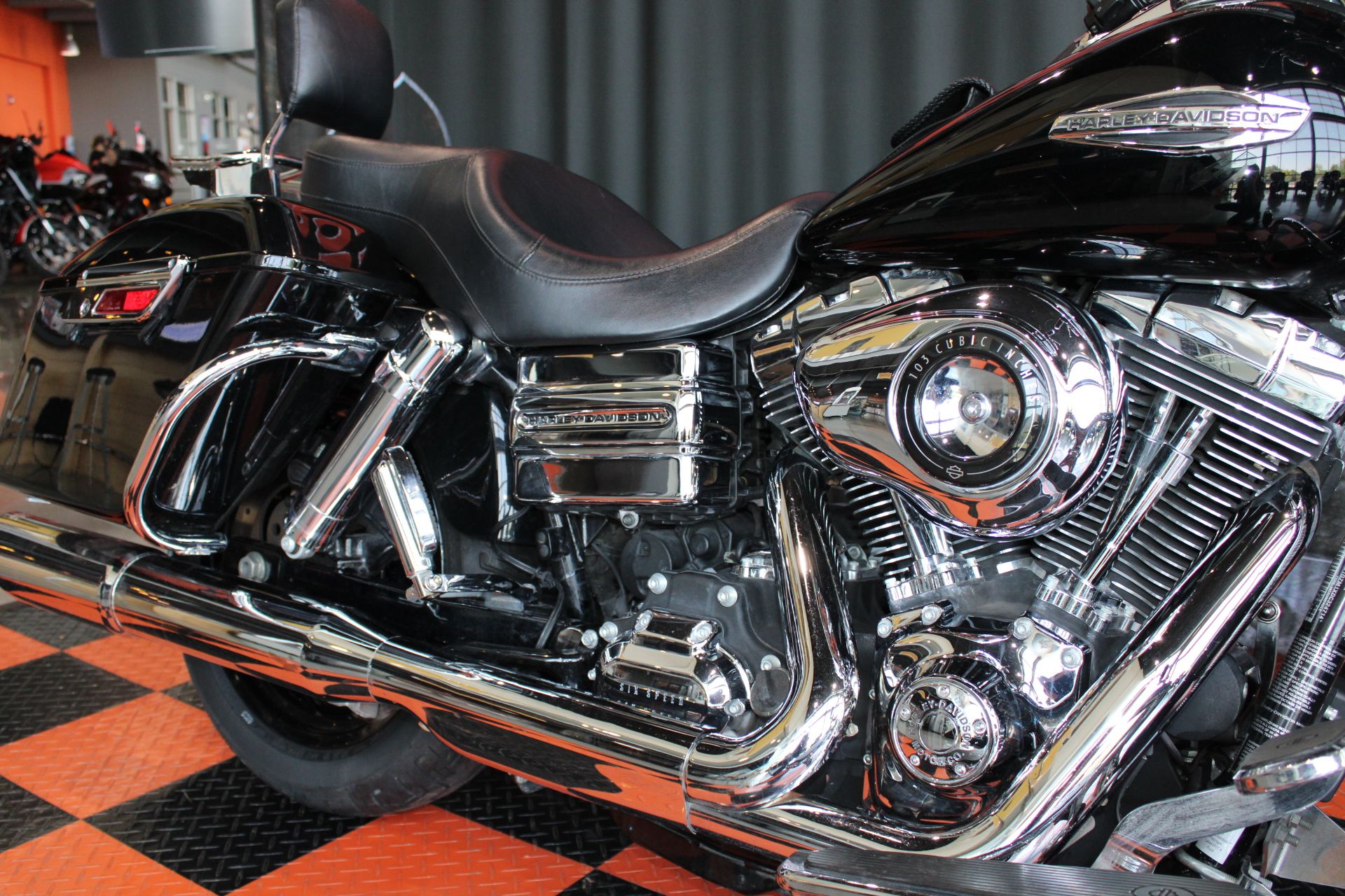 2013 Harley-Davidson Dyna® Switchback™ in Shorewood, Illinois - Photo 8