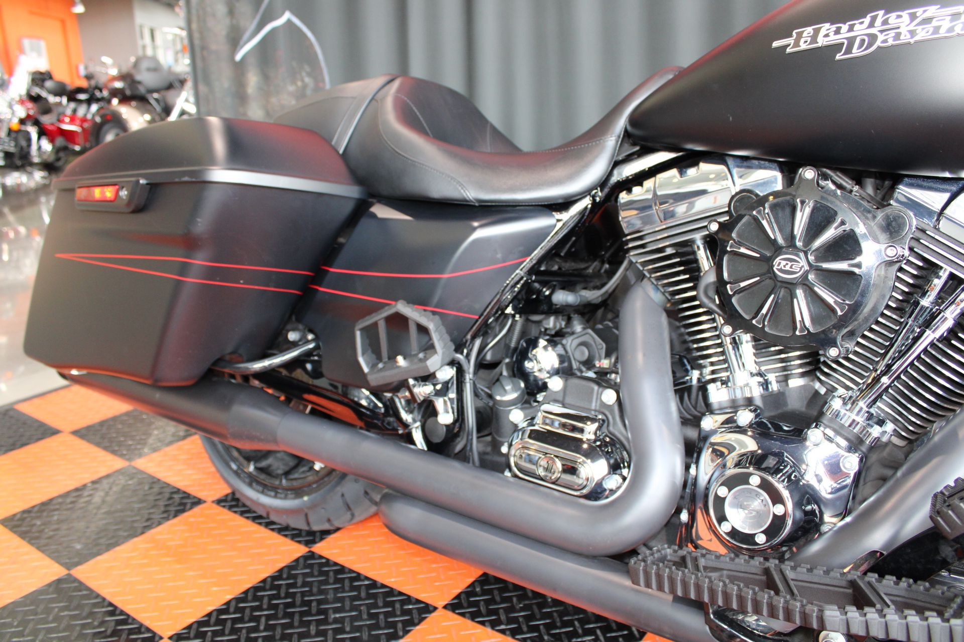 2016 Harley-Davidson Street Glide® Special in Shorewood, Illinois - Photo 8