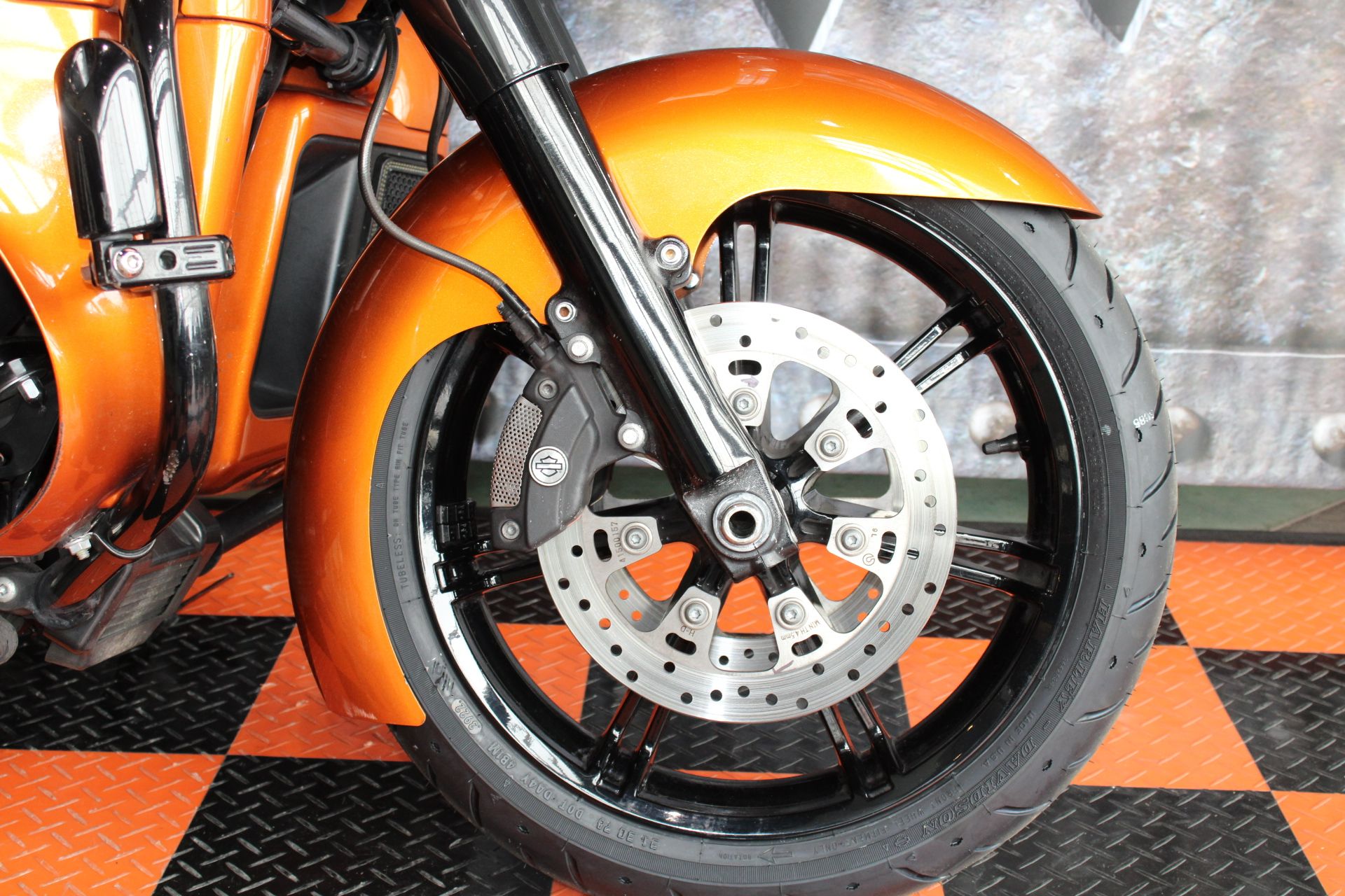 2015 Harley-Davidson Road Glide® in Shorewood, Illinois - Photo 4