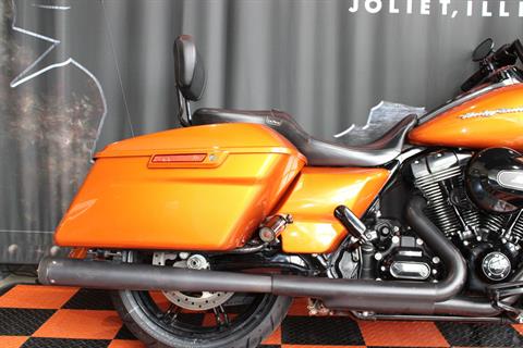 2015 Harley-Davidson Road Glide® in Shorewood, Illinois - Photo 15
