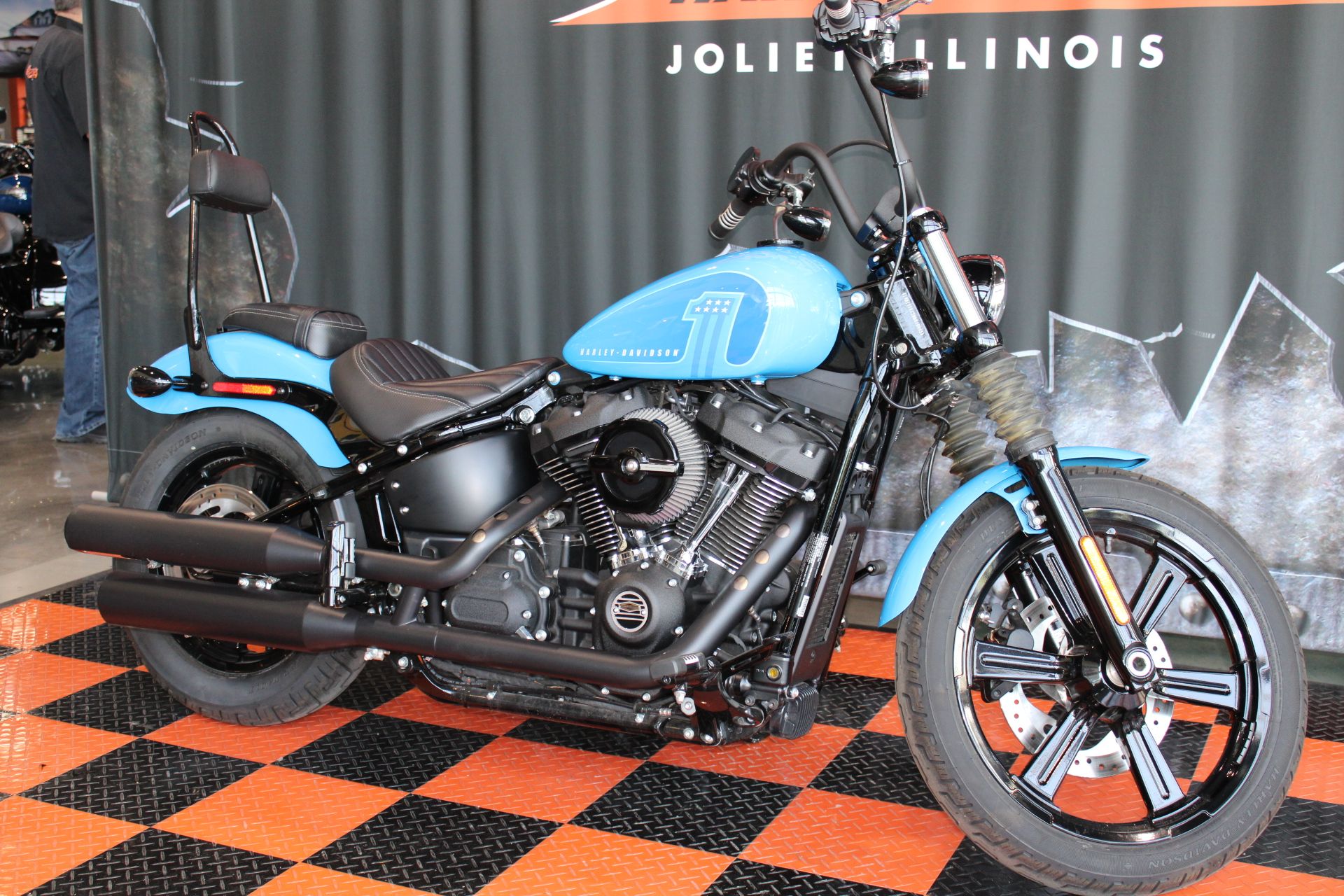 2022 Harley-Davidson Street Bob® 114 in Shorewood, Illinois - Photo 3
