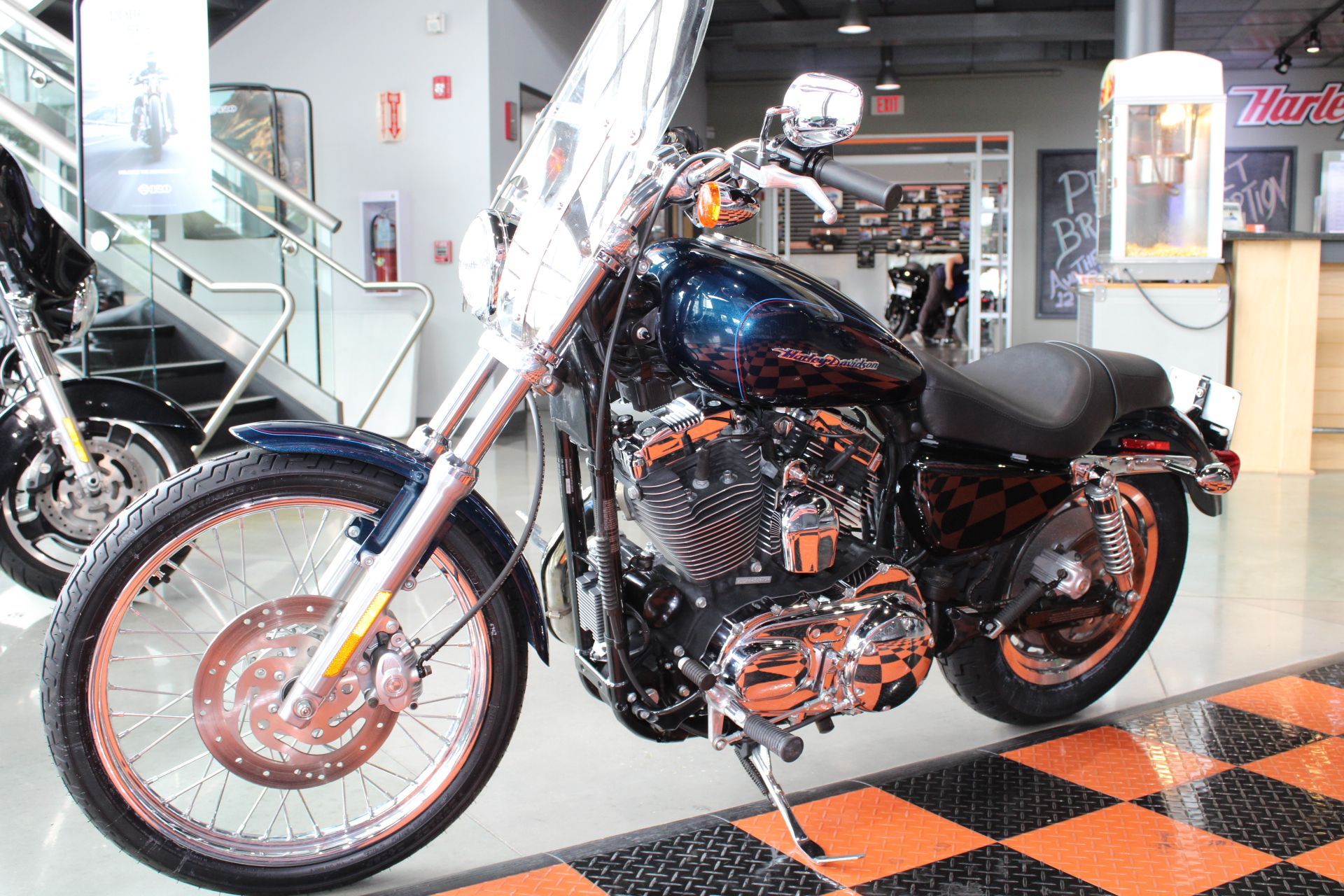 2004 Harley-Davidson Sportster® XL 1200 Custom in Shorewood, Illinois - Photo 19