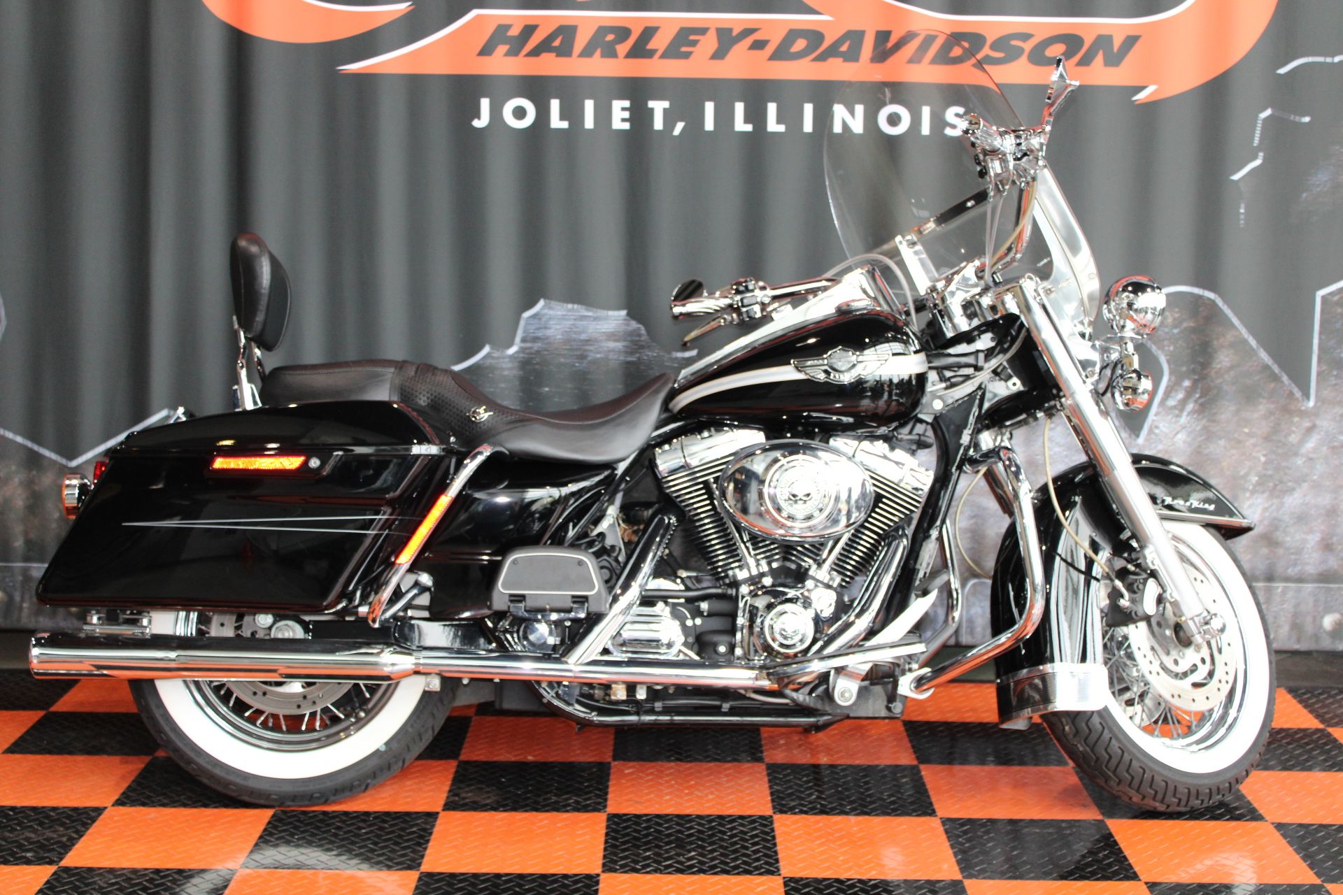 2003 Harley-Davidson FLHRCI Road King® Classic in Shorewood, Illinois - Photo 2