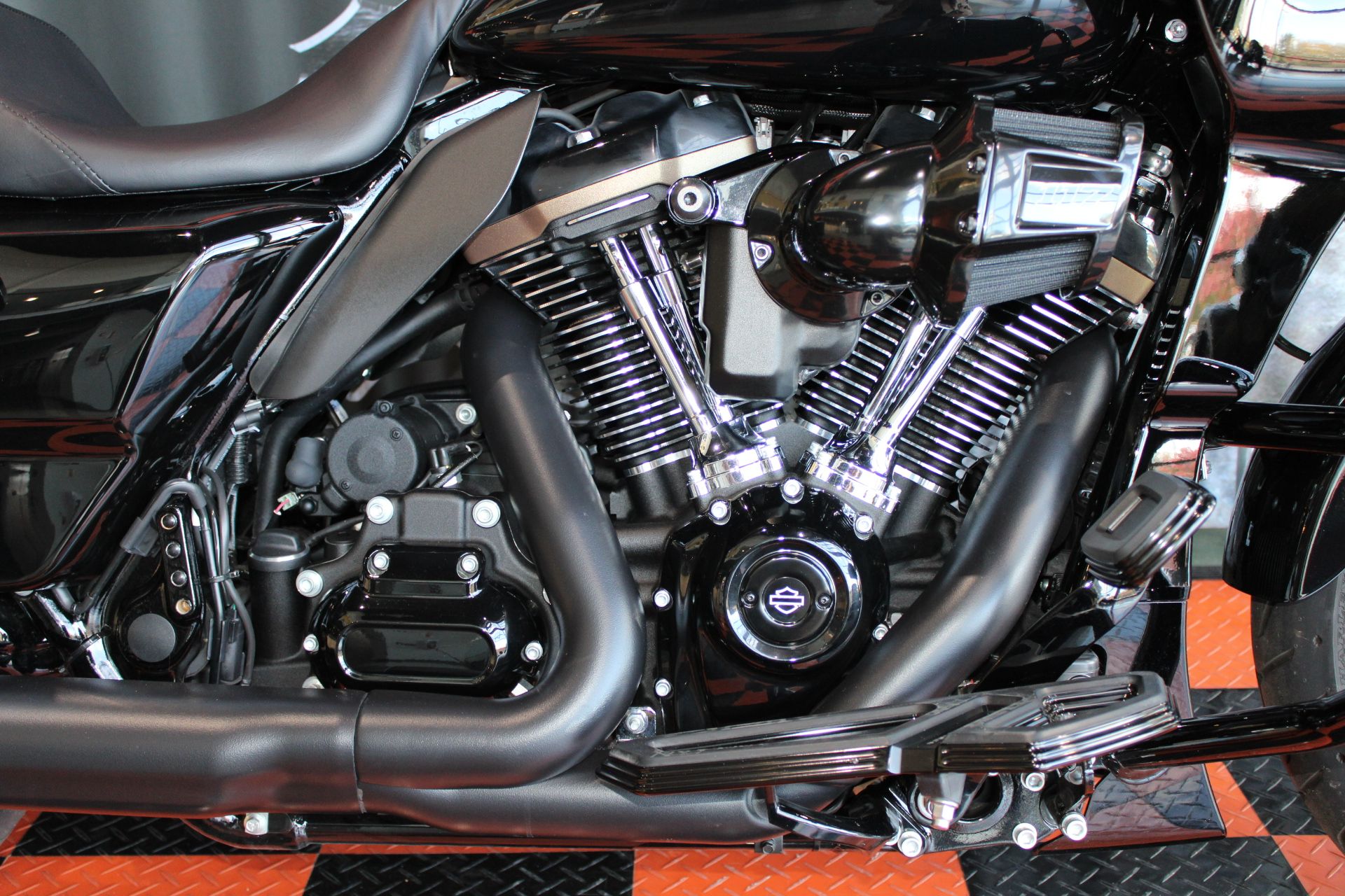2022 Harley-Davidson Road Glide® ST in Shorewood, Illinois - Photo 6