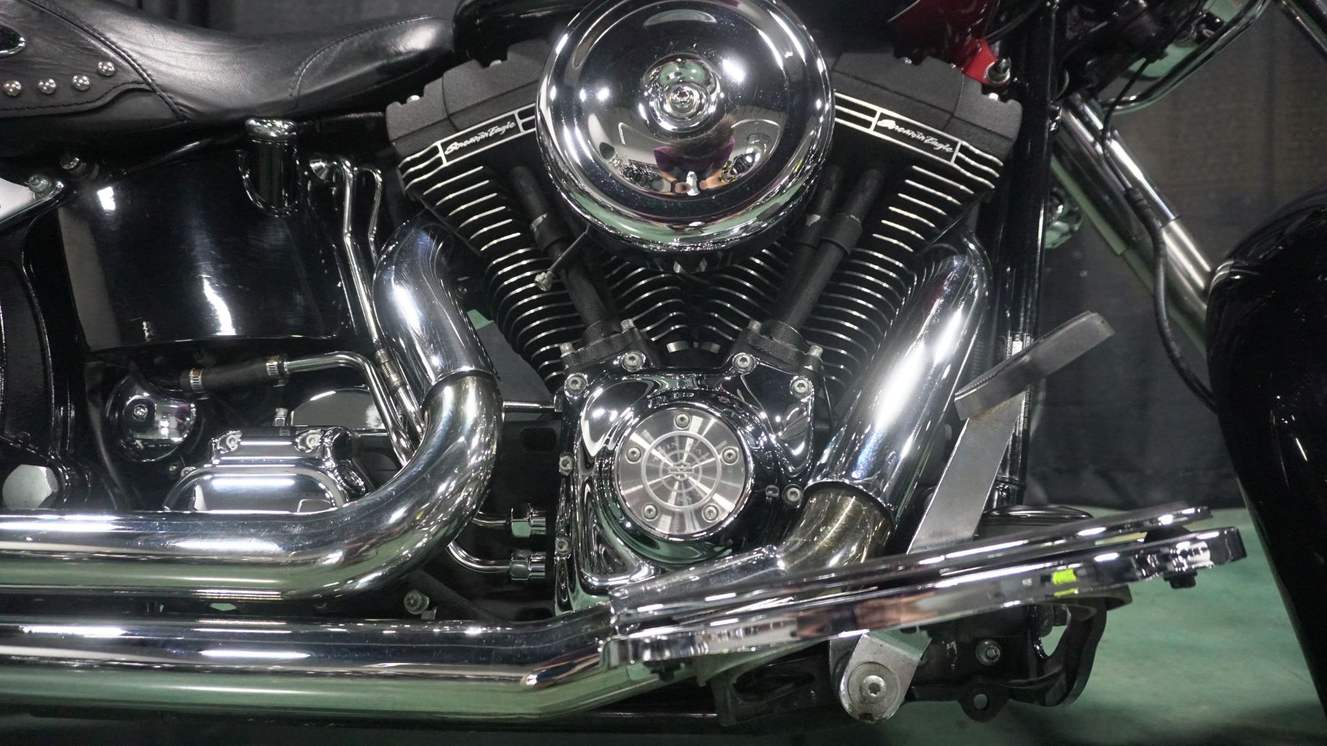 2001 Harley-Davidson FLSTC/FLSTCI Heritage Softail® Classic in Shorewood, Illinois - Photo 6