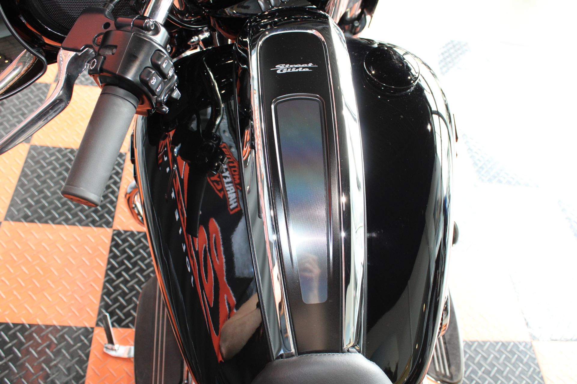 2021 Harley-Davidson Street Glide® Special in Shorewood, Illinois - Photo 11