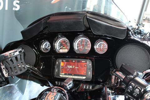 2018 Harley-Davidson Electra Glide® Ultra Classic® in Shorewood, Illinois - Photo 11
