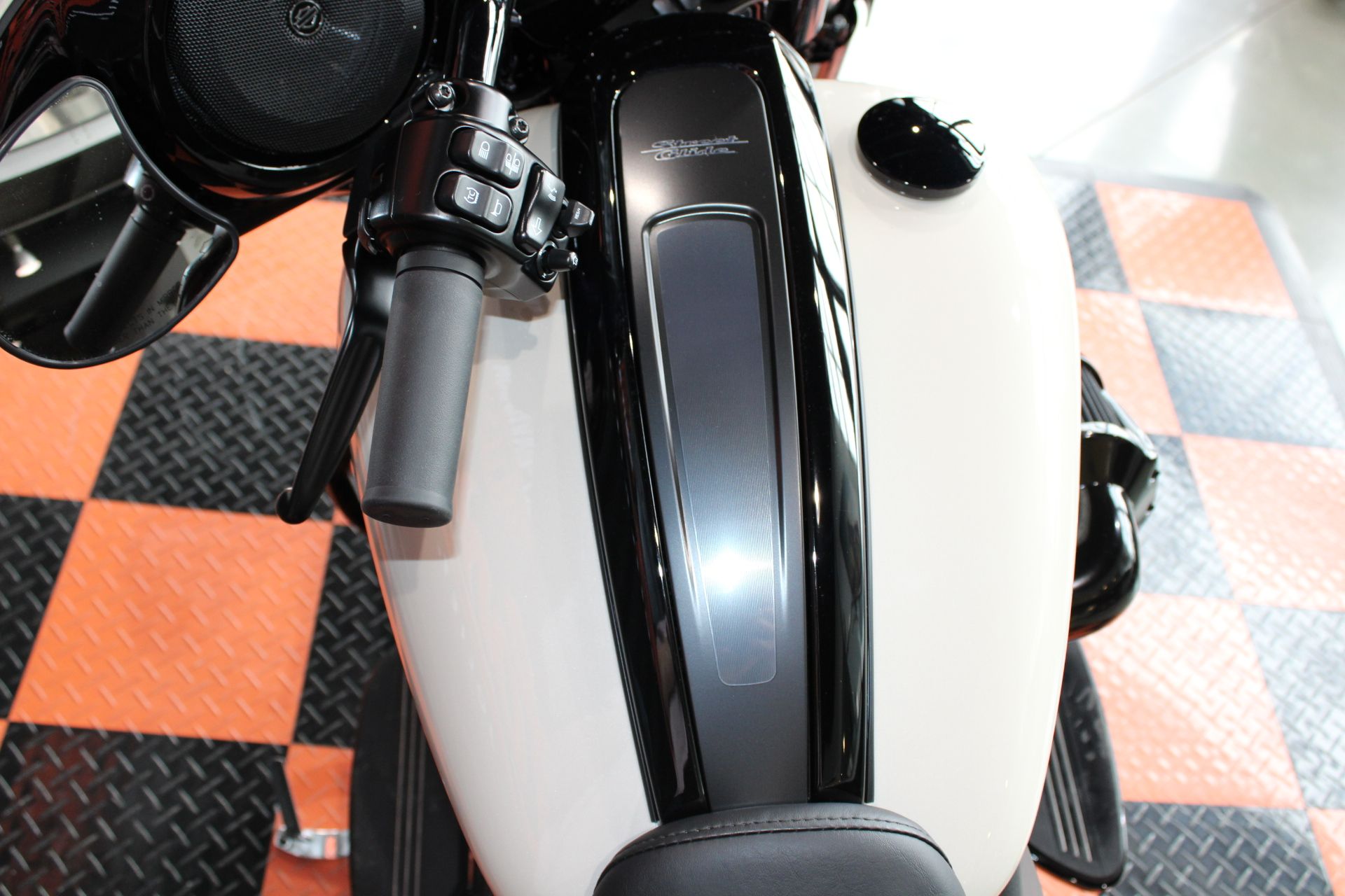 2023 Harley-Davidson Street Glide® ST in Shorewood, Illinois - Photo 10