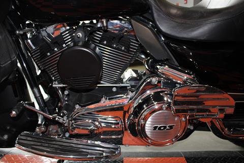 2013 Harley-Davidson Road Glide® Ultra in Shorewood, Illinois - Photo 15