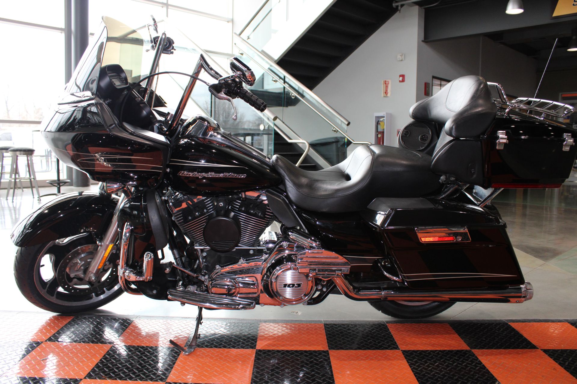 2013 Harley-Davidson Road Glide® Ultra in Shorewood, Illinois - Photo 16