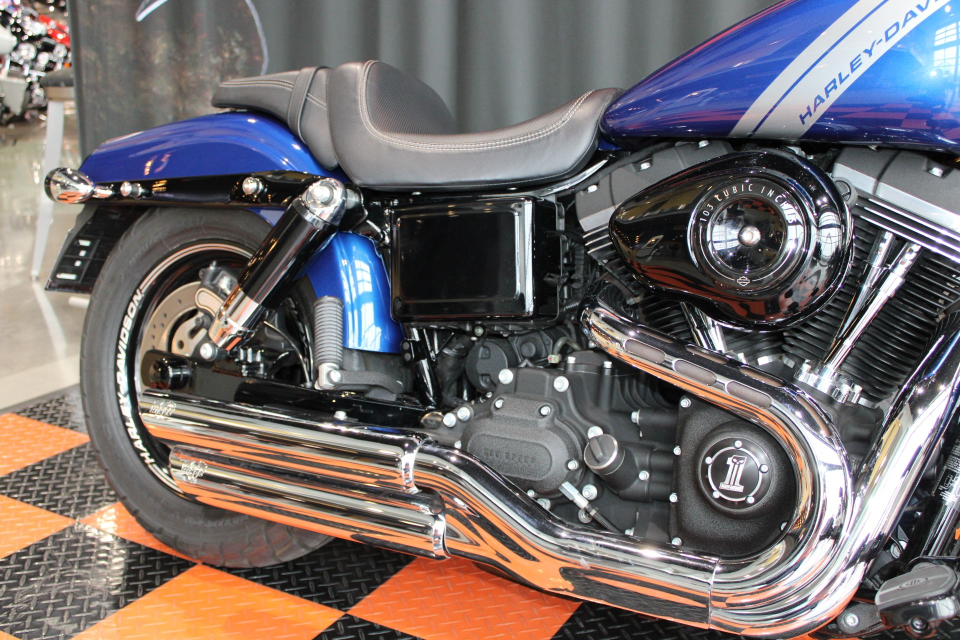 2015 Harley-Davidson Fat Bob® in Shorewood, Illinois - Photo 7