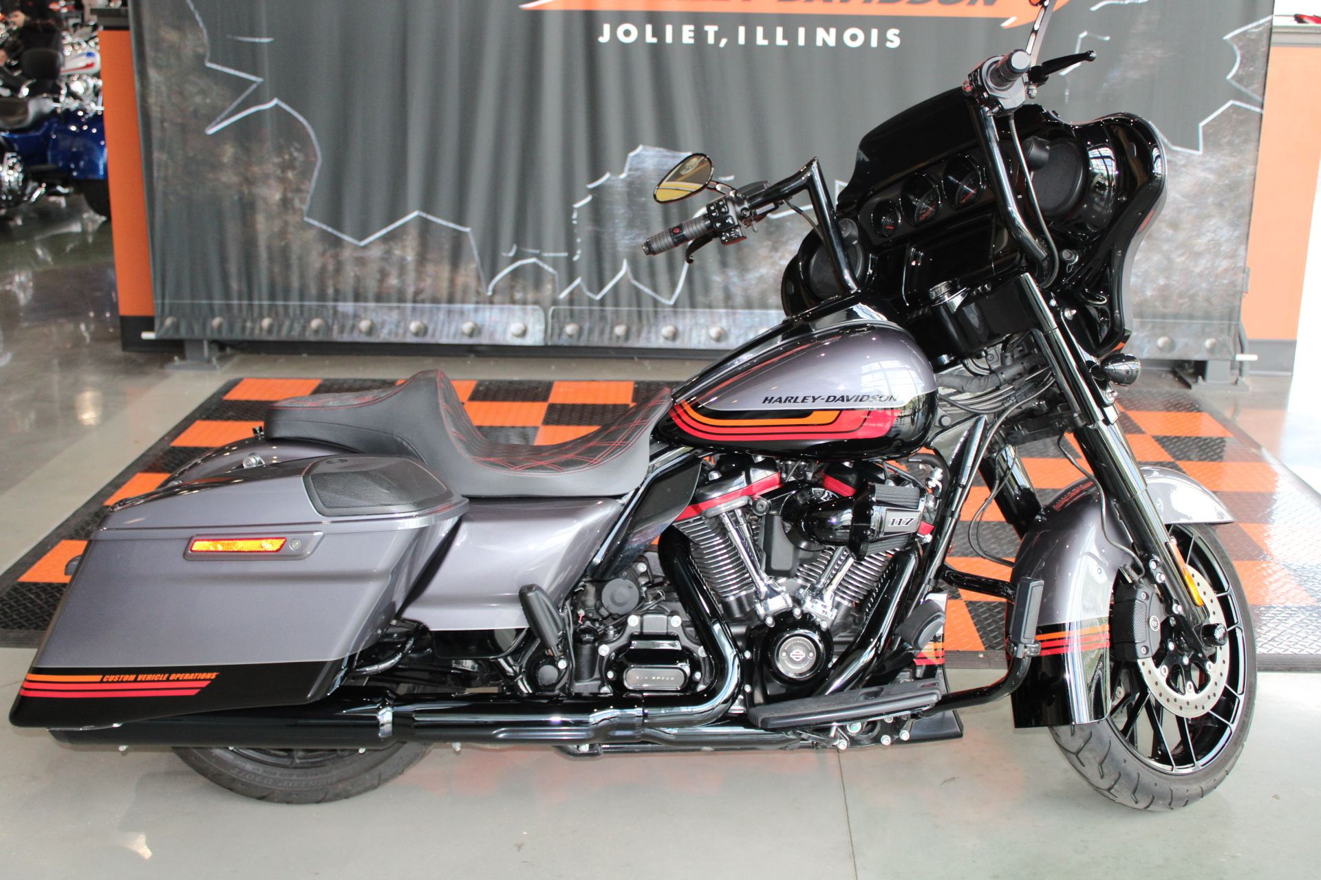 2020 Harley-Davidson CVO™ Street Glide® in Shorewood, Illinois - Photo 1