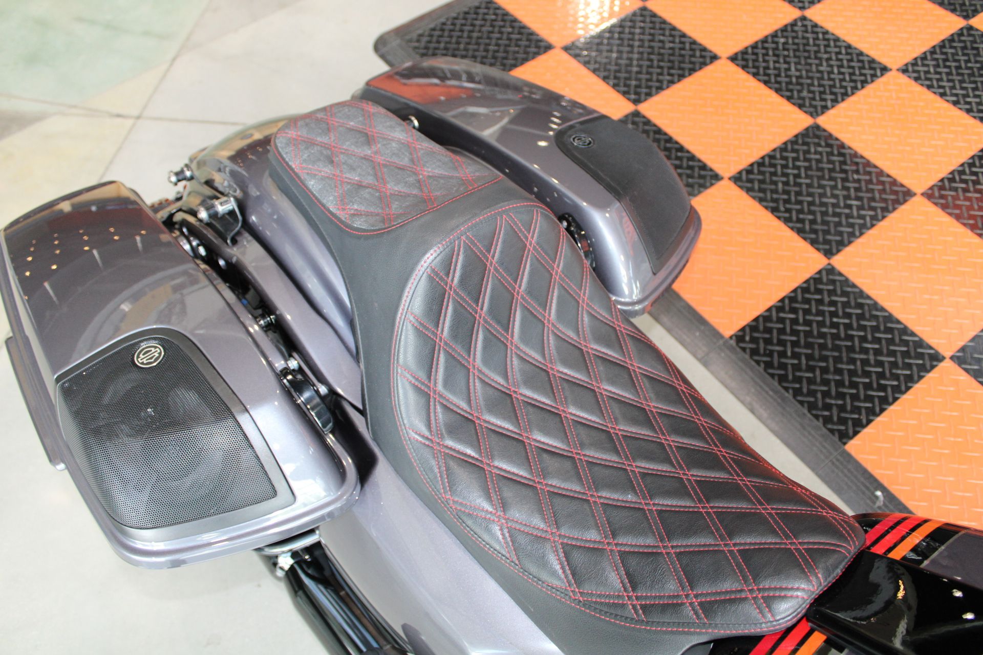 2020 Harley-Davidson CVO™ Street Glide® in Shorewood, Illinois - Photo 7
