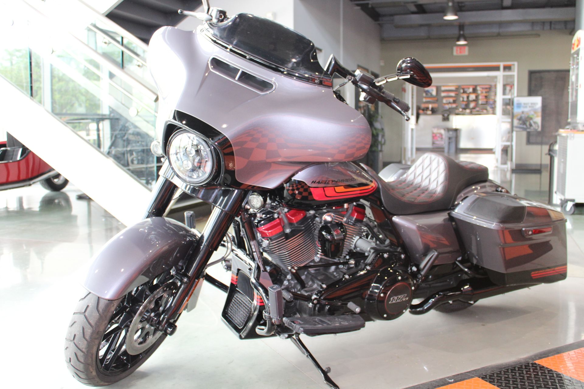 2020 Harley-Davidson CVO™ Street Glide® in Shorewood, Illinois - Photo 16