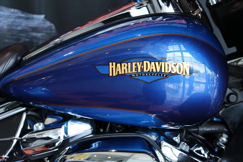 2017 Harley-Davidson Tri Glide® Ultra in Shorewood, Illinois - Photo 5
