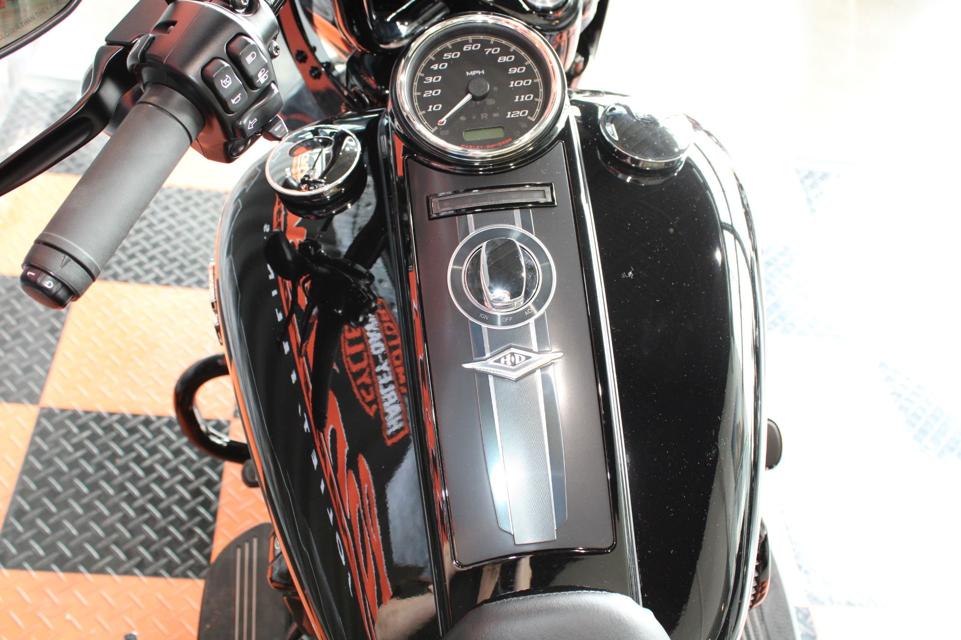 2021 Harley-Davidson Road King® Special in Shorewood, Illinois - Photo 10