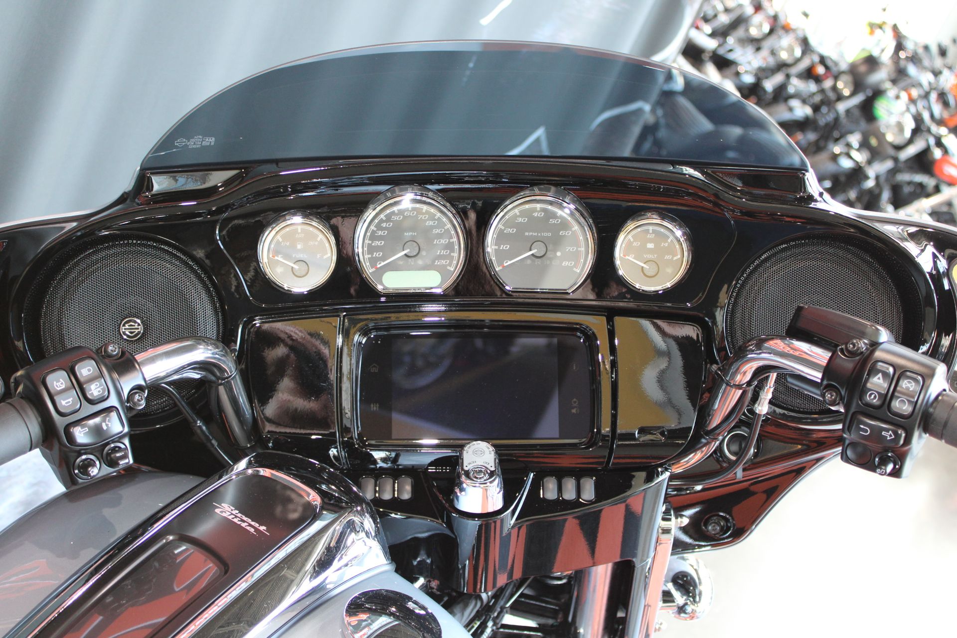 2023 Harley-Davidson Street Glide® Special in Shorewood, Illinois - Photo 12