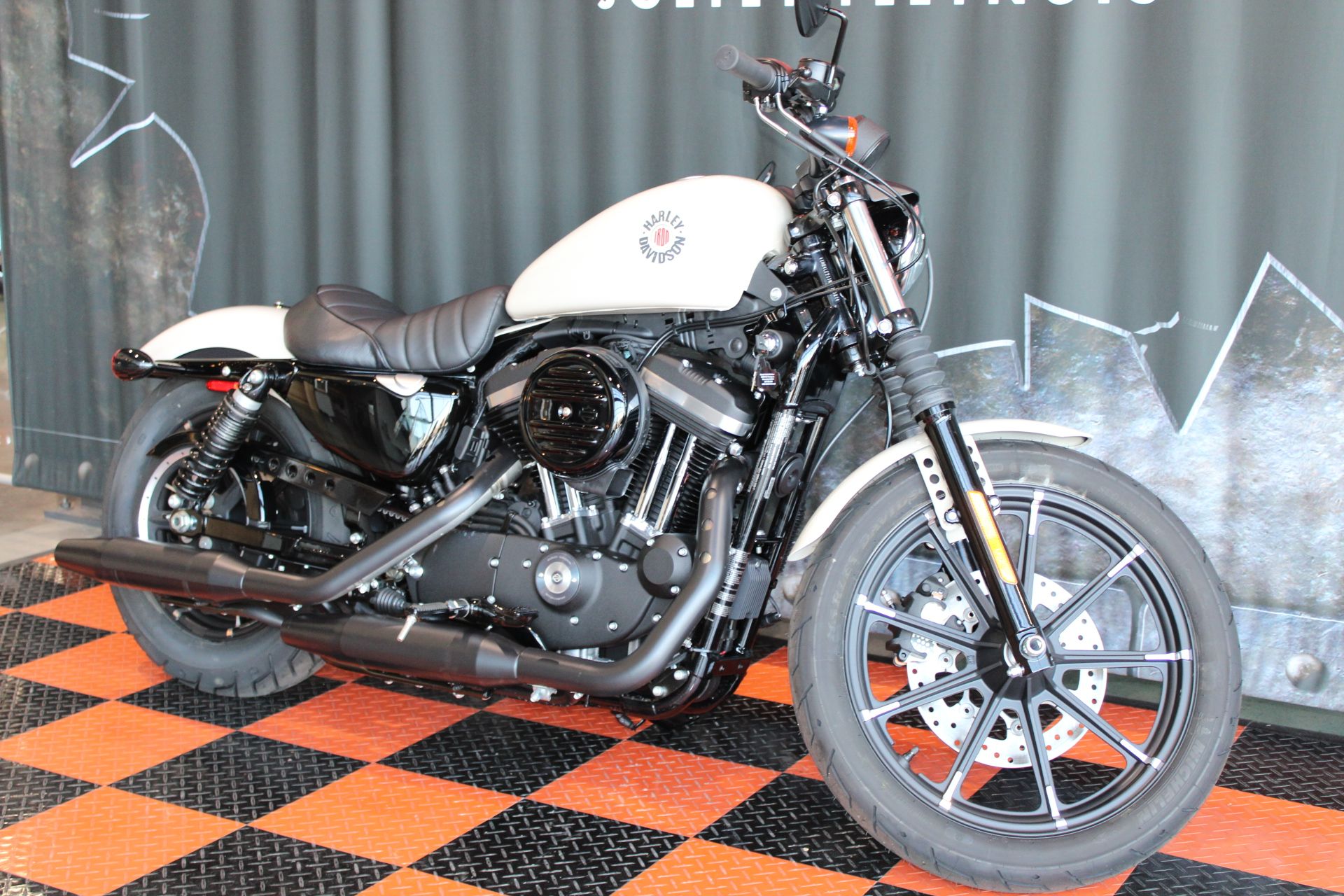 2022 Harley-Davidson Iron 883™ in Shorewood, Illinois - Photo 3