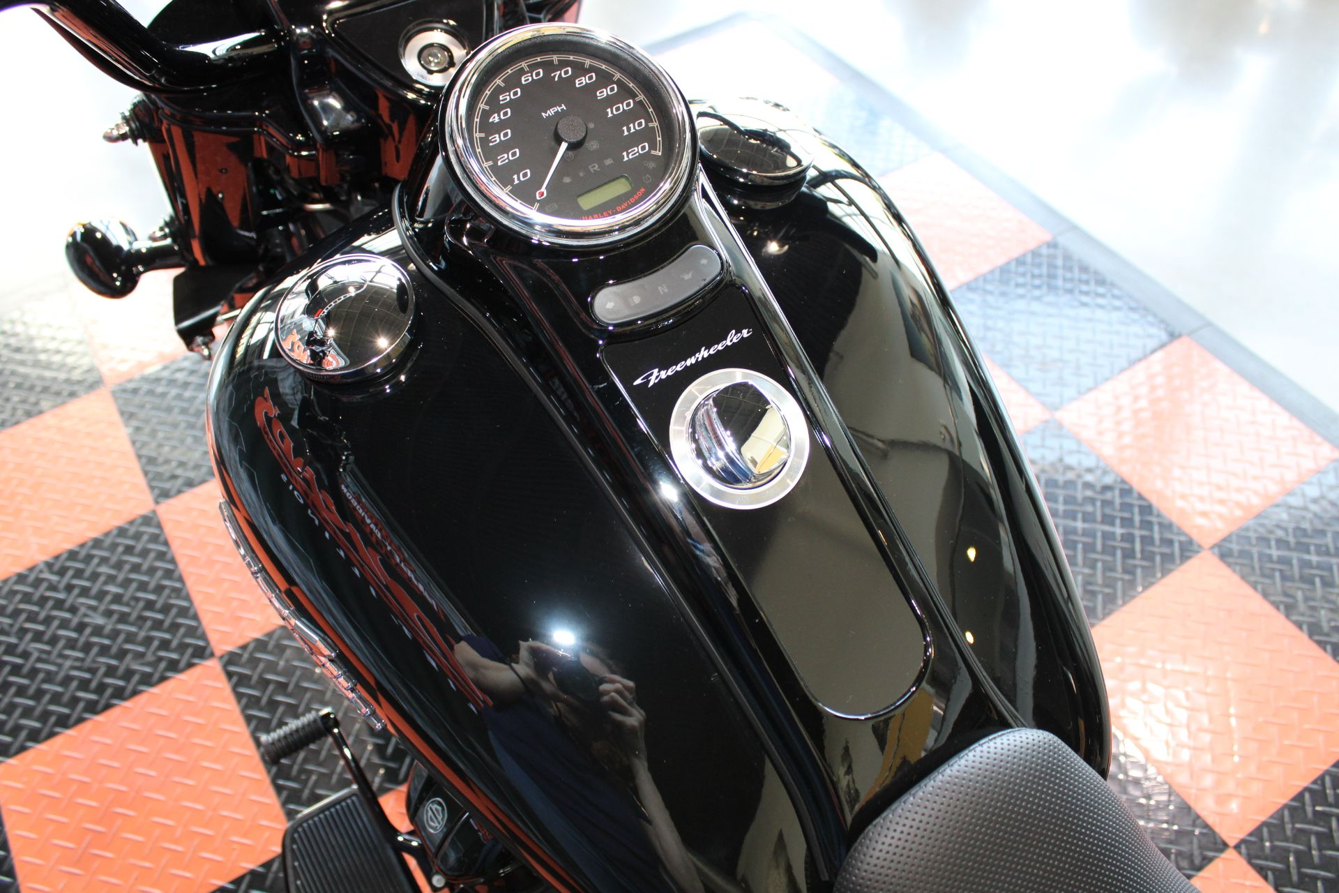 2023 Harley-Davidson Freewheeler® in Shorewood, Illinois - Photo 12