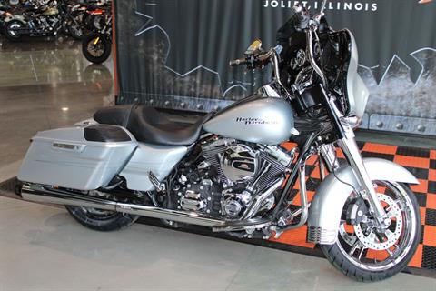 2015 Harley-Davidson Street Glide® Special in Shorewood, Illinois - Photo 2