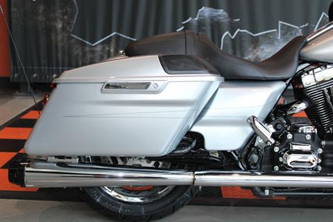 2015 Harley-Davidson Street Glide® Special in Shorewood, Illinois - Photo 12