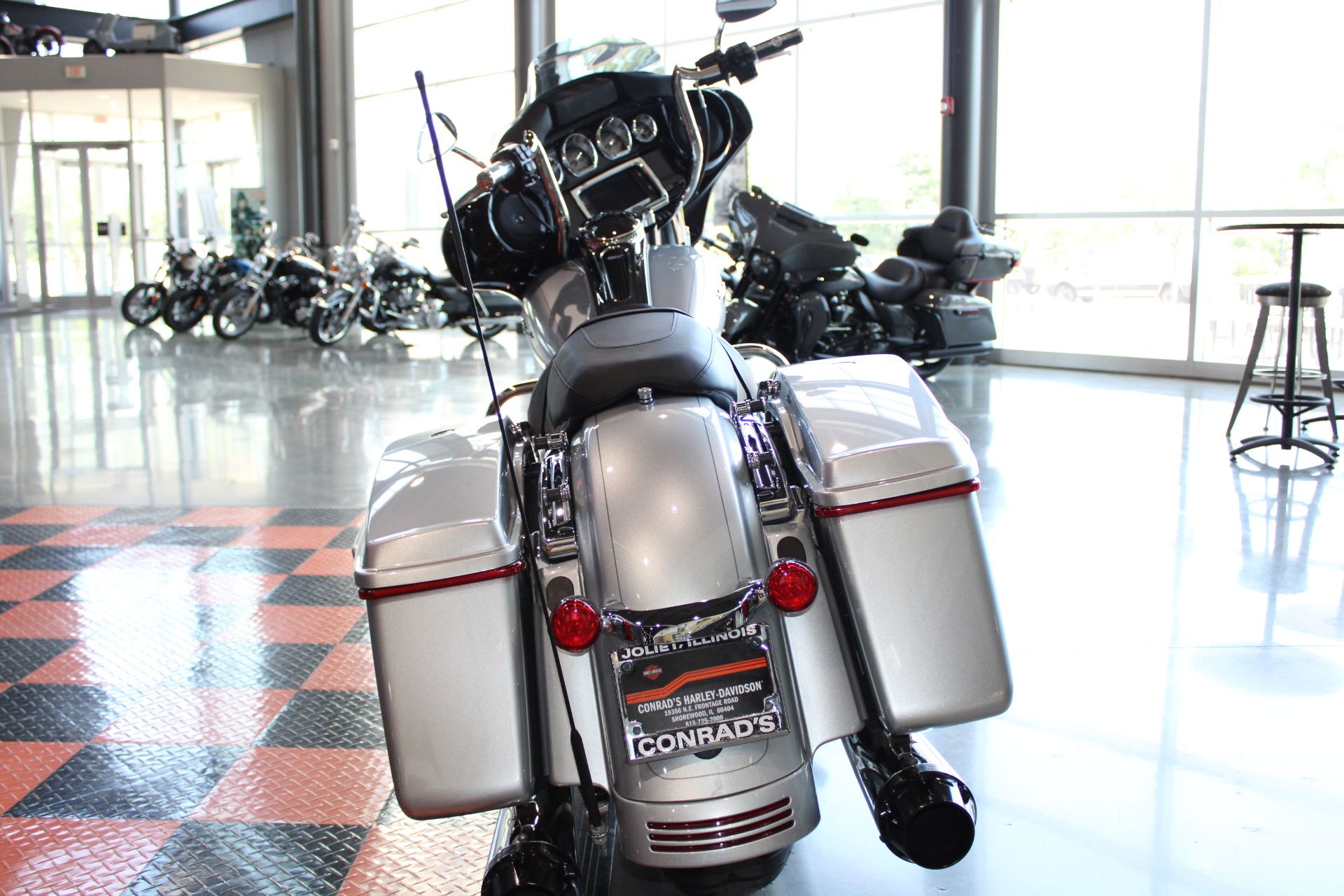 2015 Harley-Davidson Street Glide® Special in Shorewood, Illinois - Photo 13