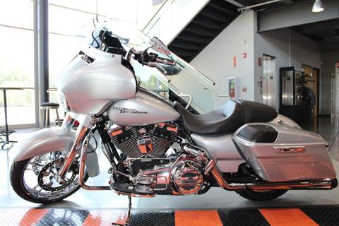 2015 Harley-Davidson Street Glide® Special in Shorewood, Illinois - Photo 15