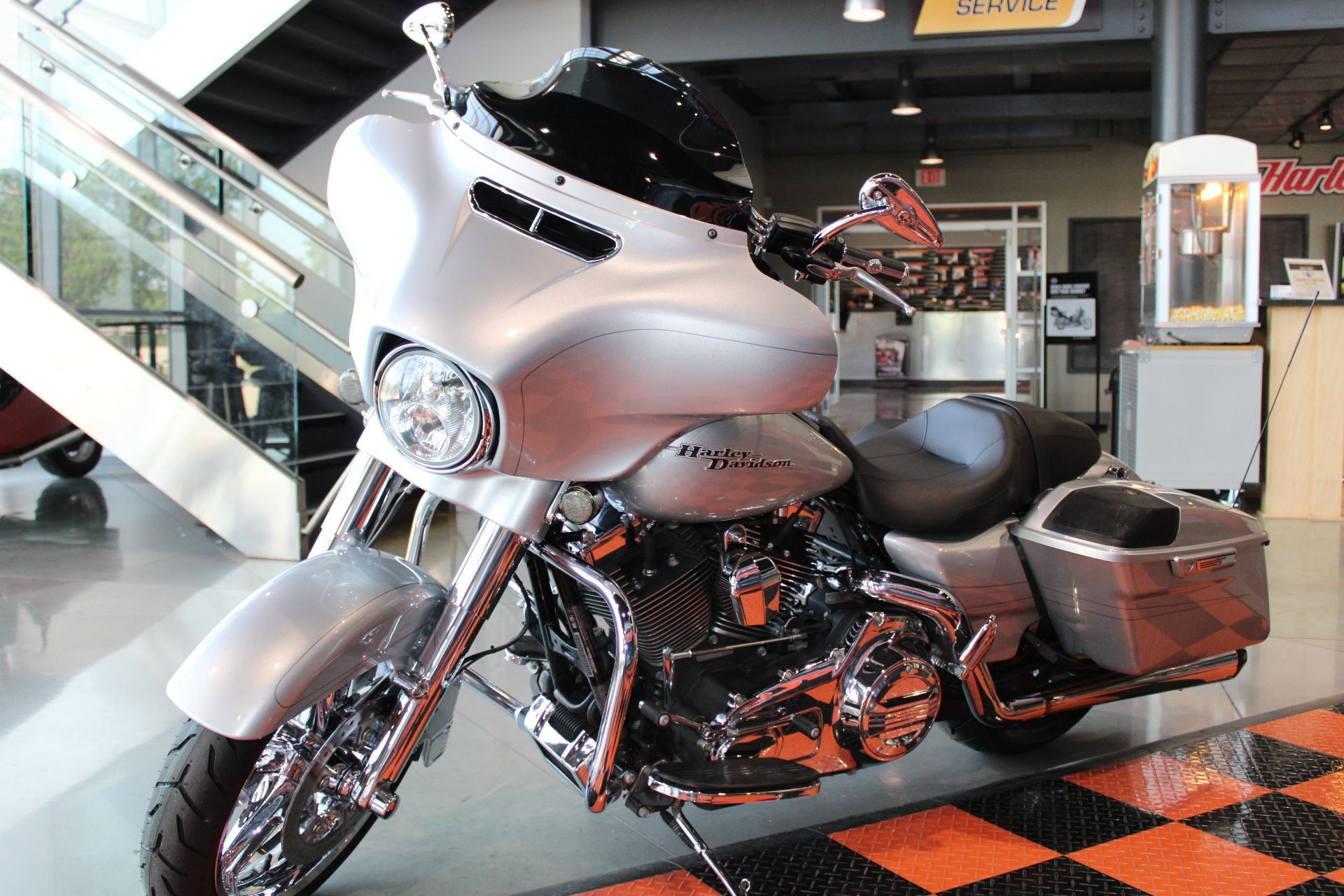 2015 Harley-Davidson Street Glide® Special in Shorewood, Illinois - Photo 16