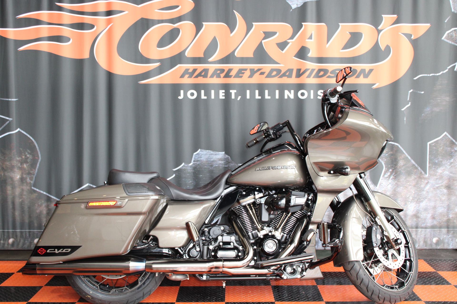 2021 Harley-Davidson CVO™ Road Glide® in Shorewood, Illinois - Photo 1