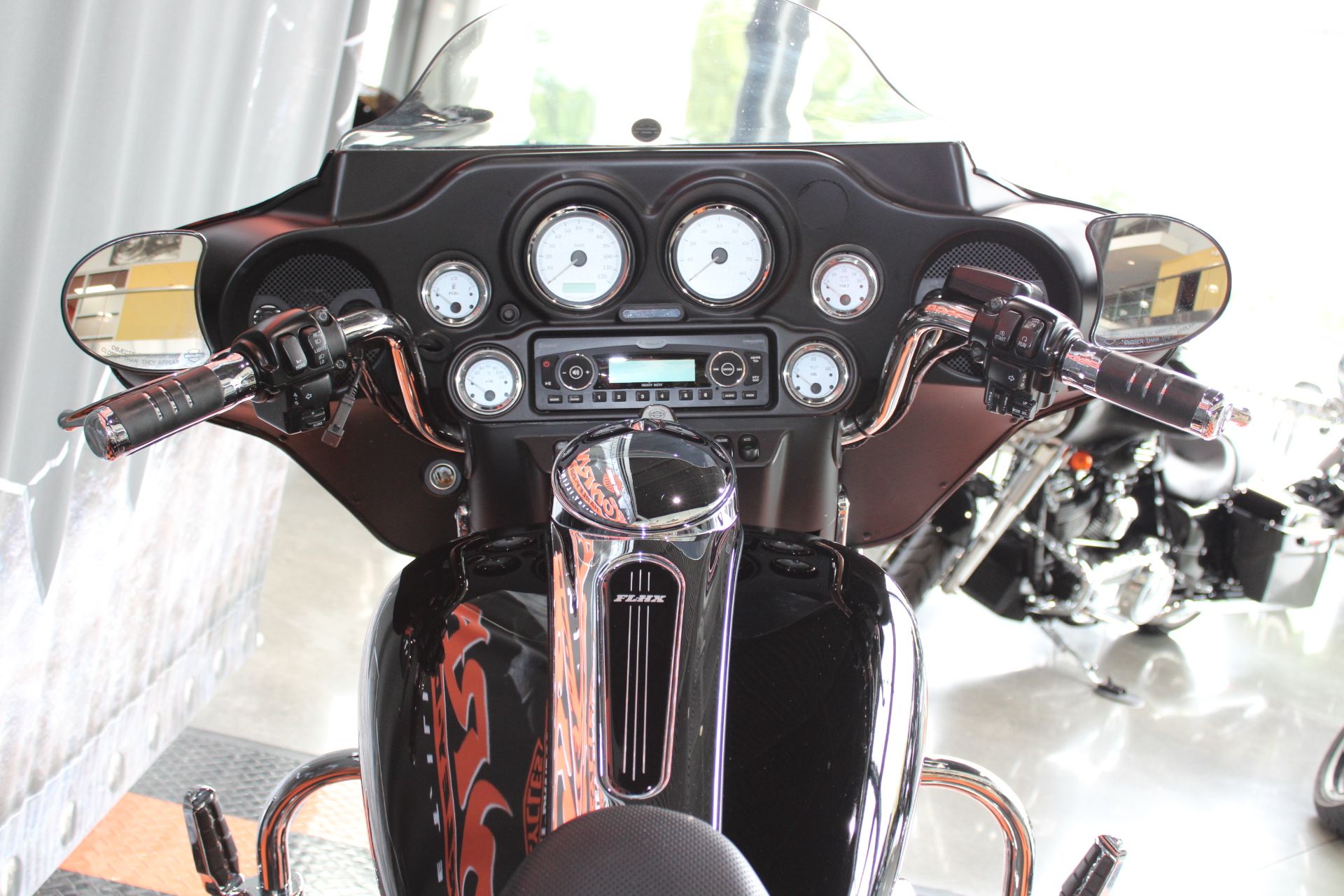 2010 Harley-Davidson Street Glide® in Shorewood, Illinois - Photo 12