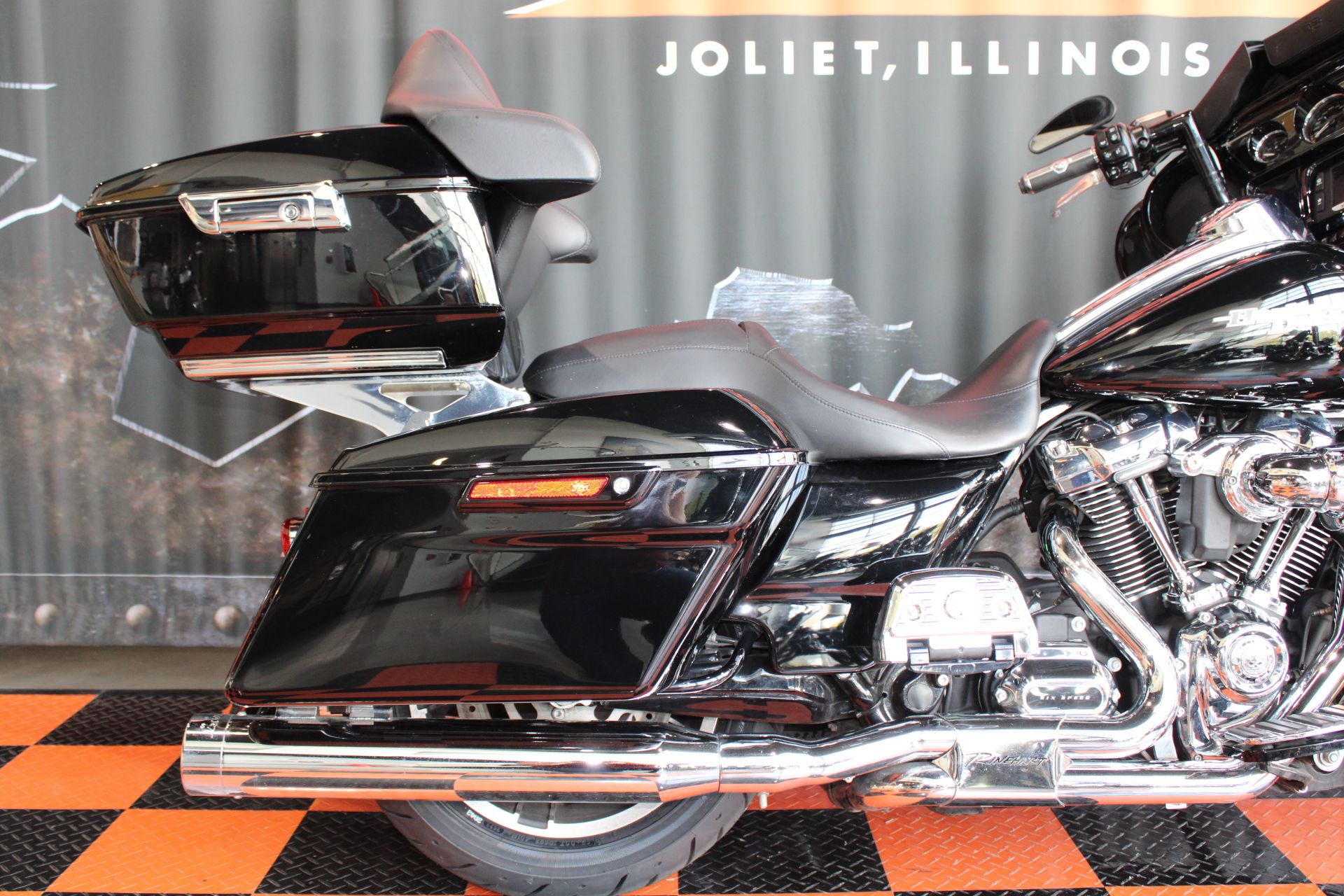 2017 Harley-Davidson Street Glide® Special in Shorewood, Illinois - Photo 19