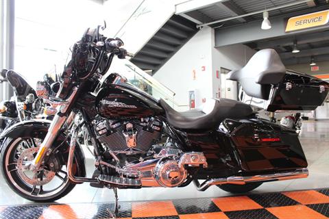 2017 Harley-Davidson Street Glide® Special in Shorewood, Illinois - Photo 25