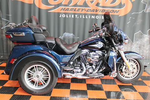 2014 Harley-Davidson Tri Glide® Ultra in Shorewood, Illinois - Photo 2