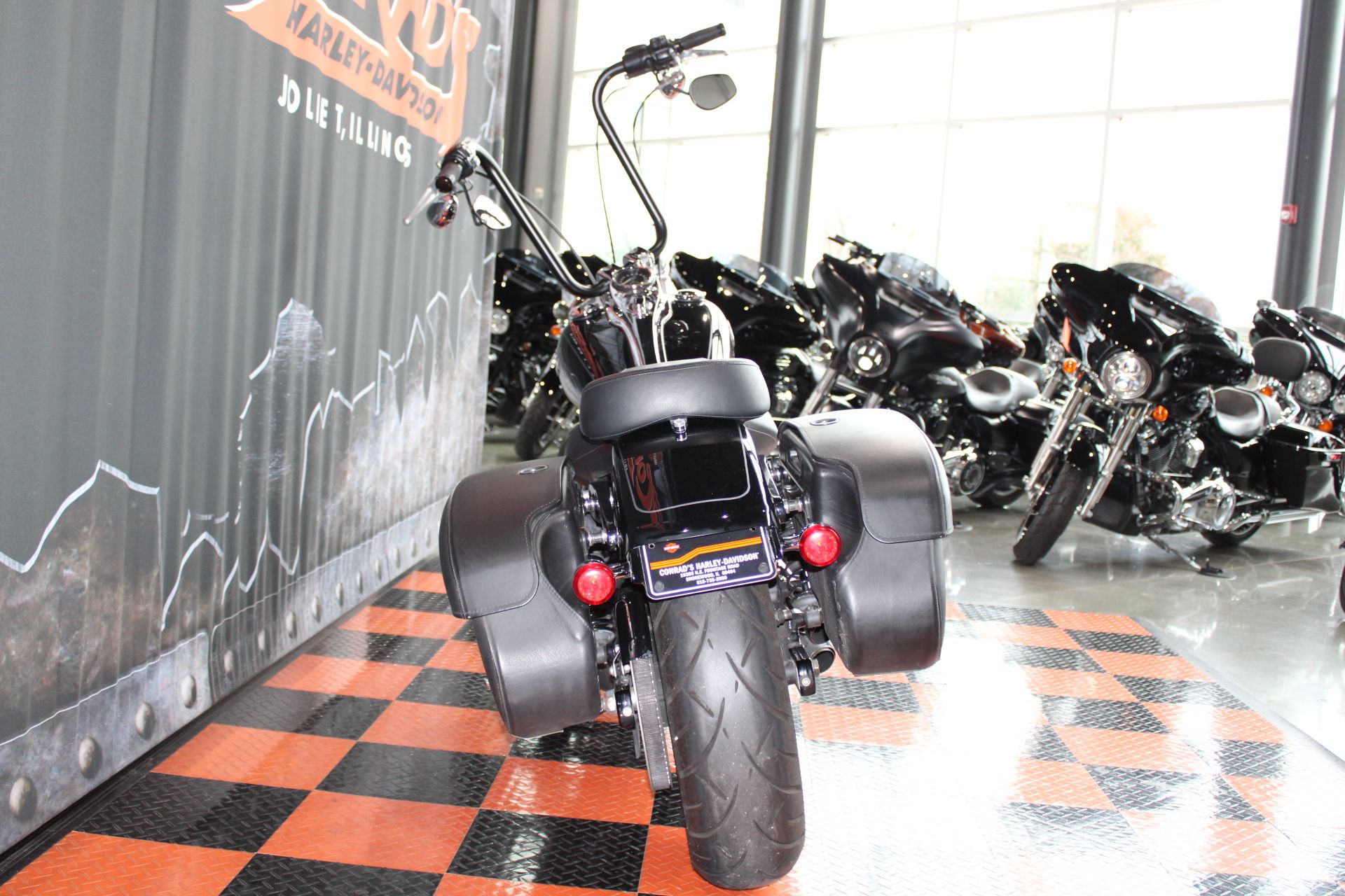2013 Harley-Davidson Dyna® Wide Glide® in Shorewood, Illinois - Photo 16