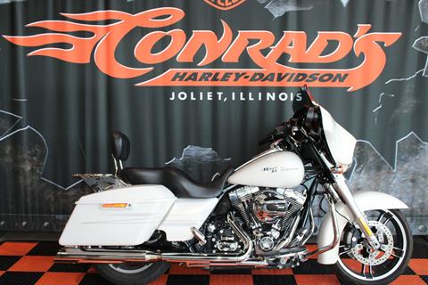 2015 Harley-Davidson Street Glide® Special in Shorewood, Illinois - Photo 1