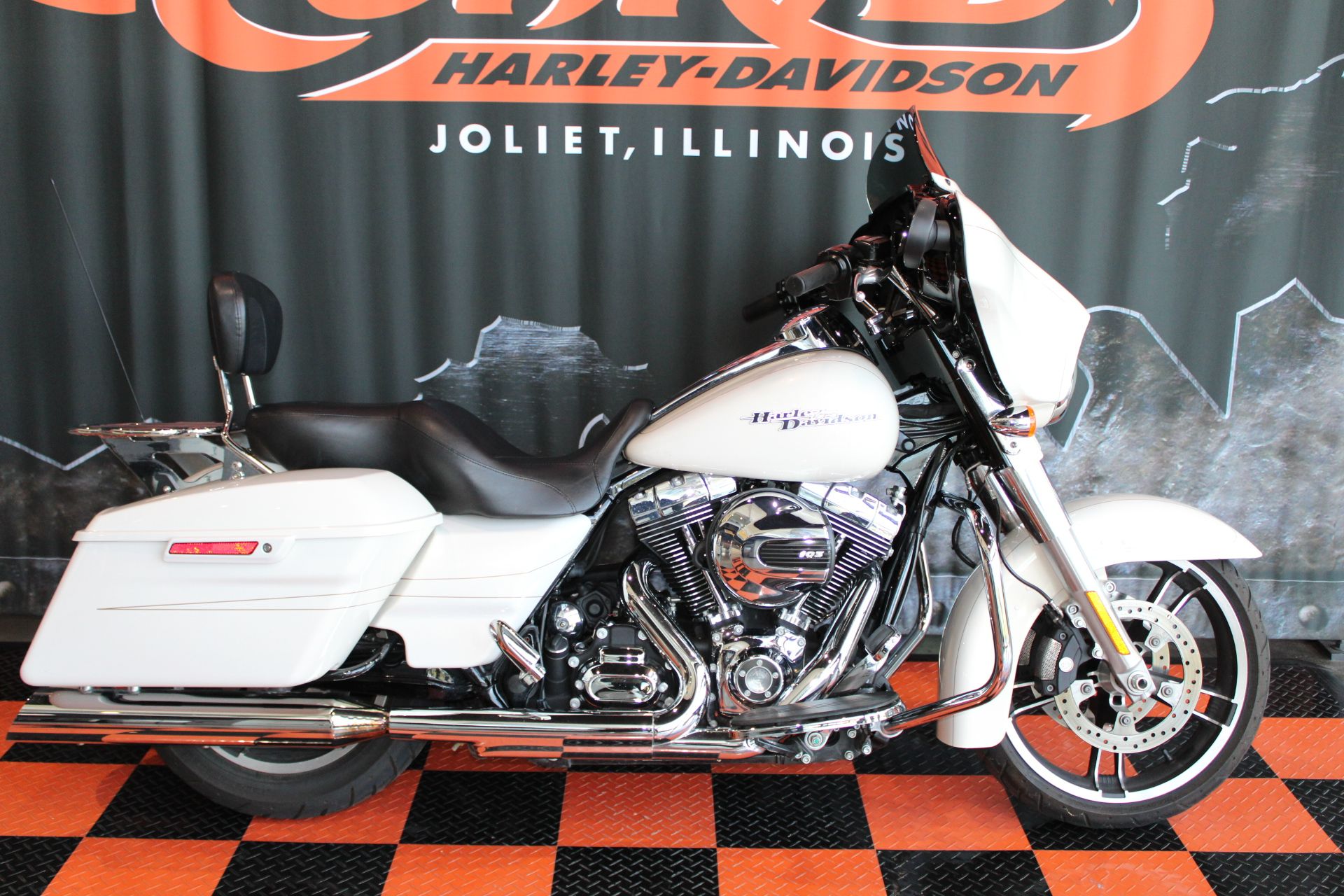 2015 Harley-Davidson Street Glide® Special in Shorewood, Illinois - Photo 2