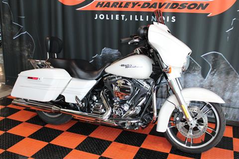 2015 Harley-Davidson Street Glide® Special in Shorewood, Illinois - Photo 3