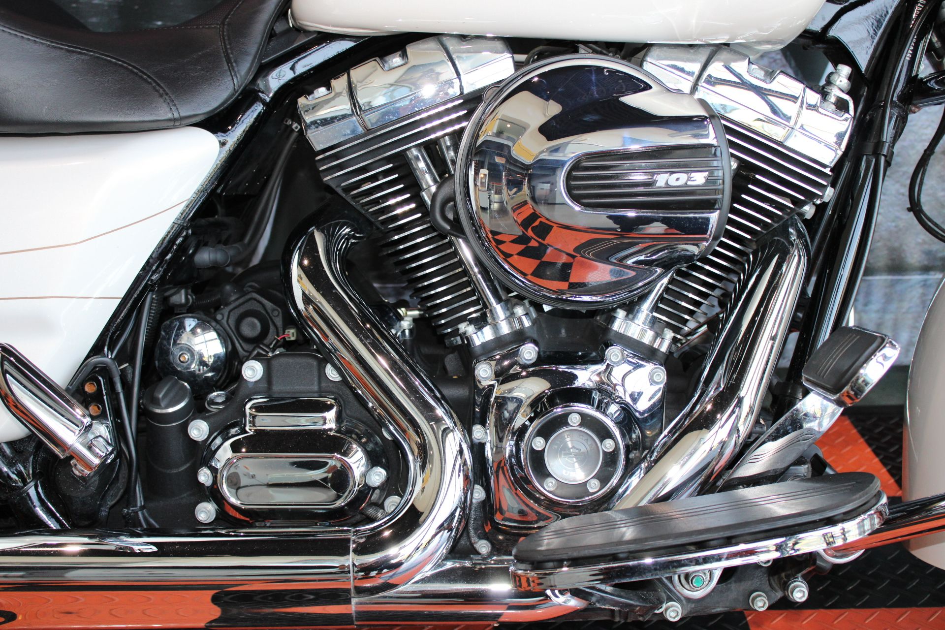 2015 Harley-Davidson Street Glide® Special in Shorewood, Illinois - Photo 6