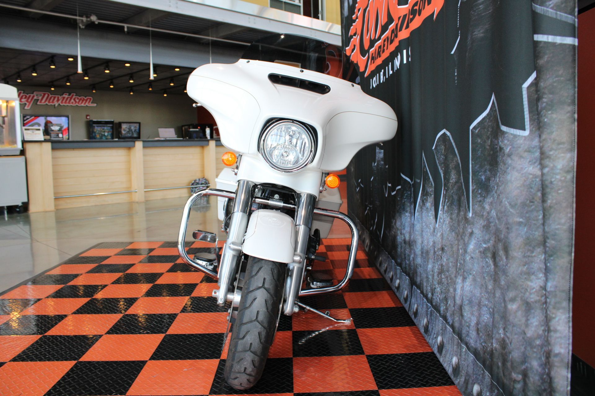2015 Harley-Davidson Street Glide® Special in Shorewood, Illinois - Photo 20