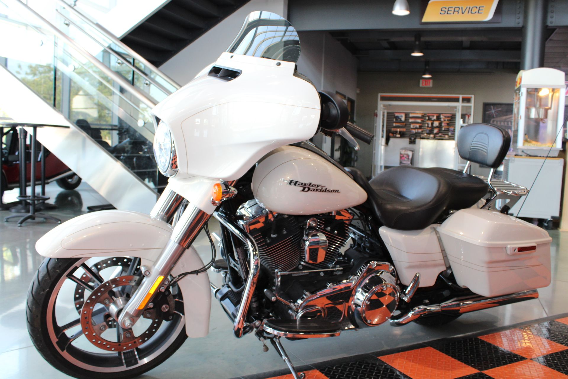 2015 Harley-Davidson Street Glide® Special in Shorewood, Illinois - Photo 19