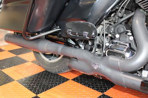 2017 Harley-Davidson Street Glide® Special in Shorewood, Illinois - Photo 9