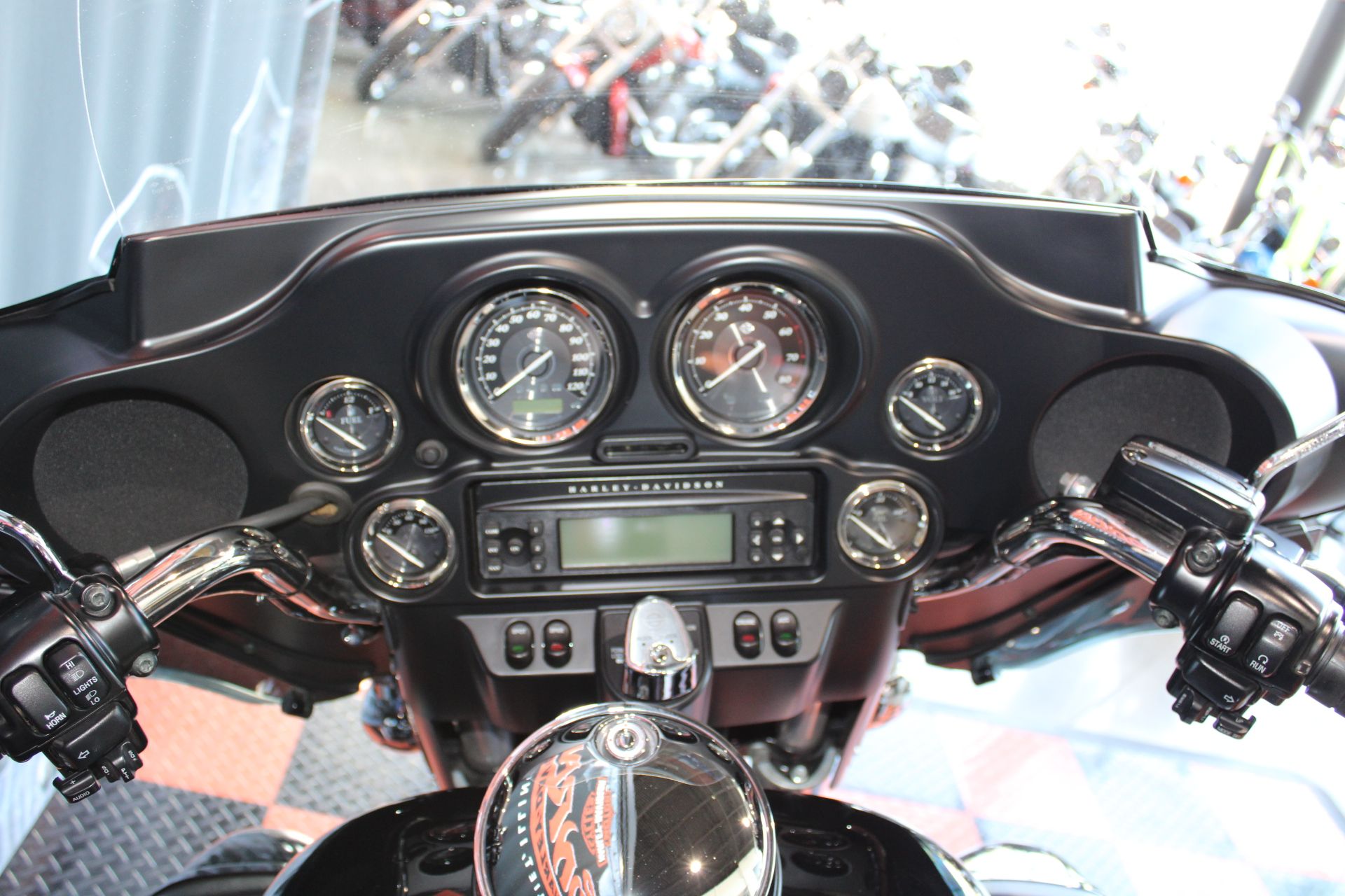 2013 Harley-Davidson Electra Glide® Ultra Limited in Shorewood, Illinois - Photo 14