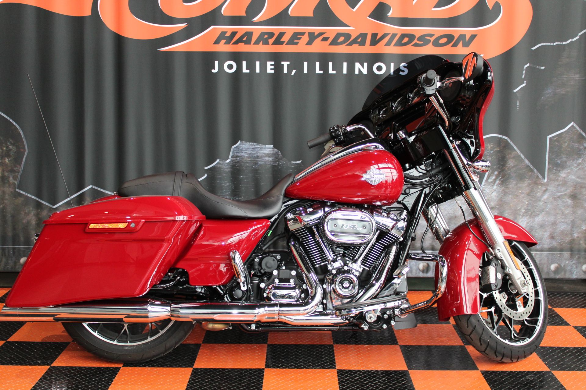 2021 Harley-Davidson Street Glide® Special in Shorewood, Illinois - Photo 2