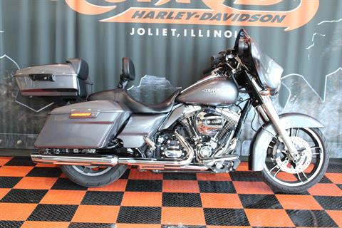 2014 Harley-Davidson Street Glide® in Shorewood, Illinois - Photo 2